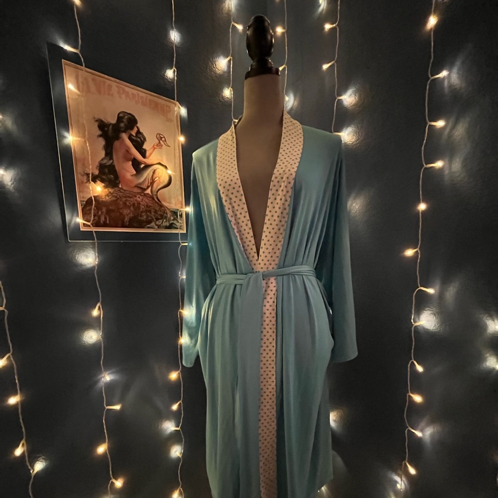 (SECRET TREASURES sleepwear) Robe
